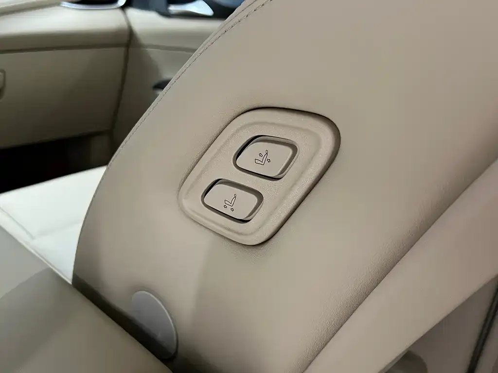 Buick GL8 2023 из CN, фото 7