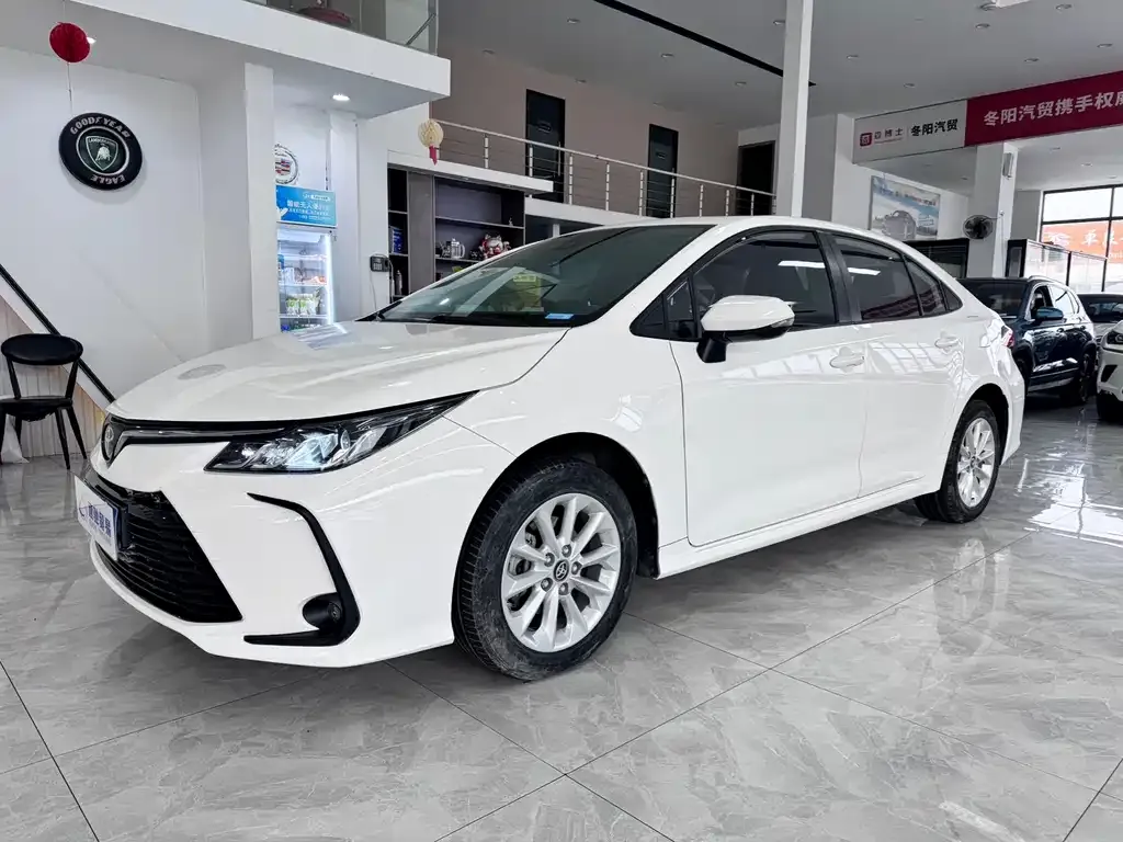 Toyota Corolla — фото 1