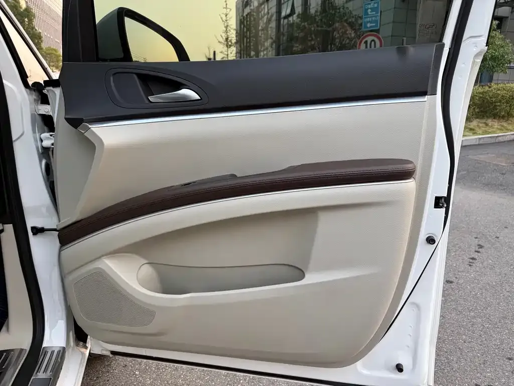 Buick GL8 2021 из CN, фото 10