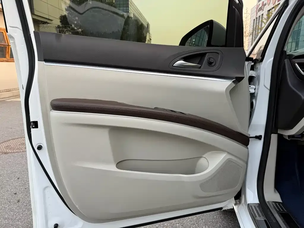 Buick GL8 2021 из CN, фото 4