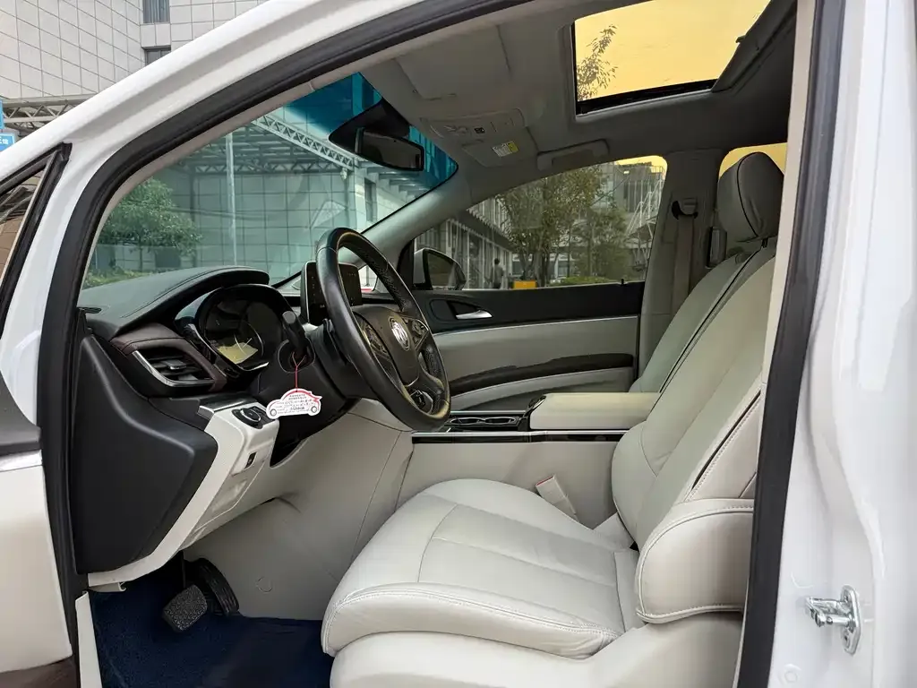 Buick GL8 2021 из CN, фото 6