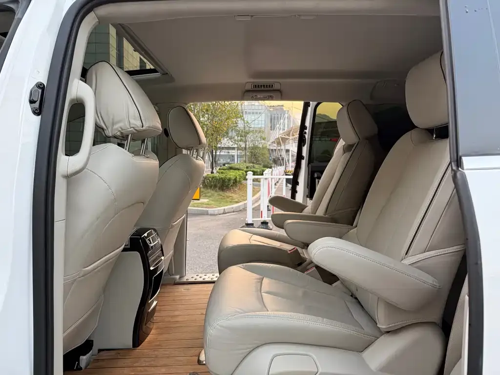 Buick GL8 2021 из CN, фото 7