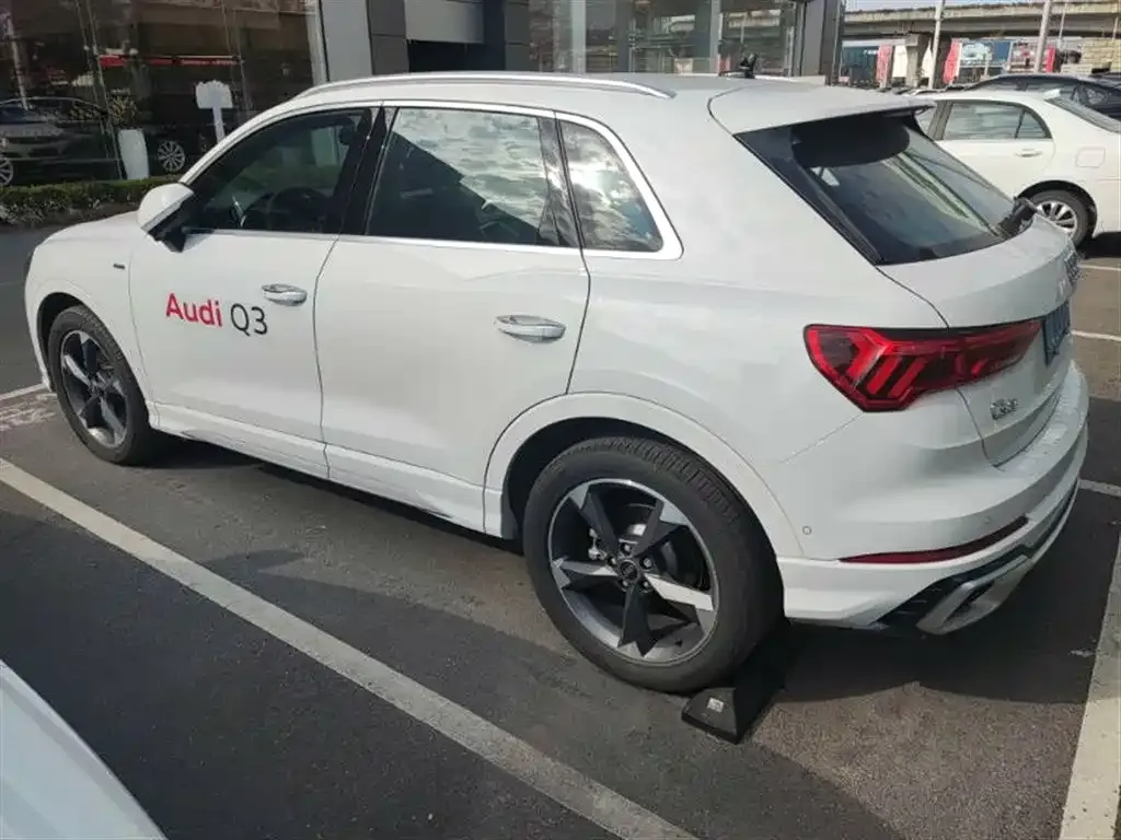 Audi Q3 — фото 4