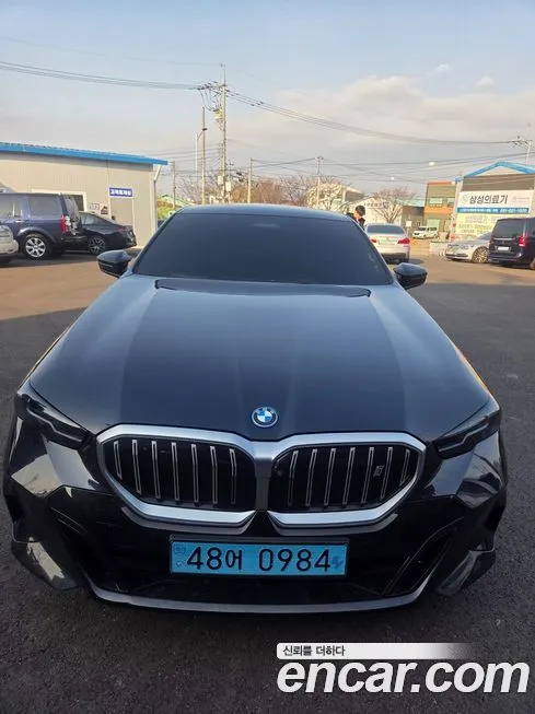 BMW i5 — фото 1