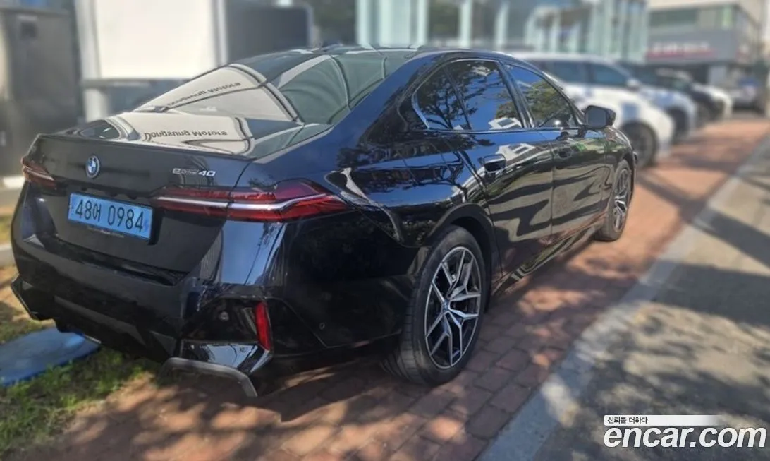 BMW i5 — фото 4