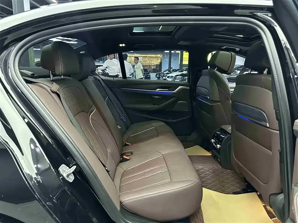 BMW 5 Series 2022 из CN, фото 5