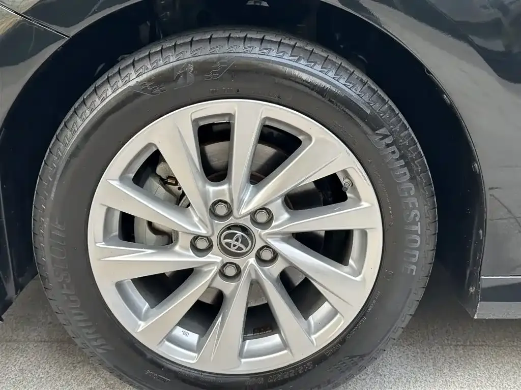 Toyota Camry 2023 из CN, фото 10