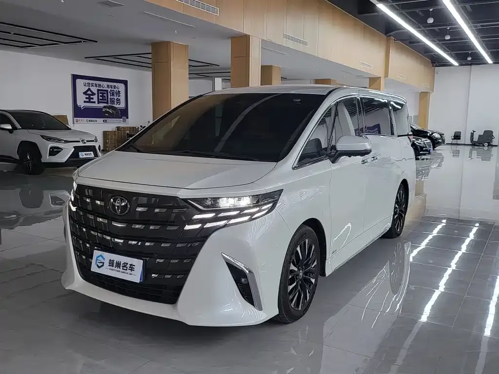 Toyota Alphard 2023 из CN, фото 1
