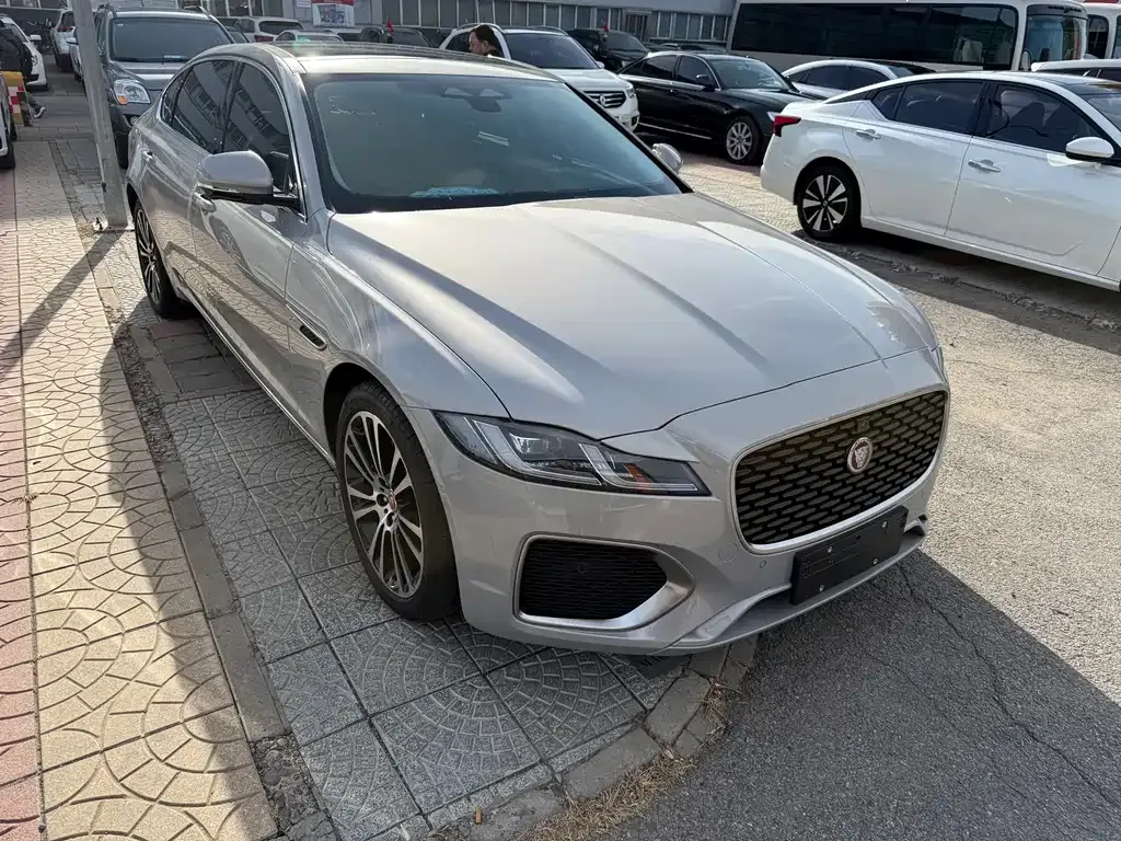 Jaguar XFL — фото 3
