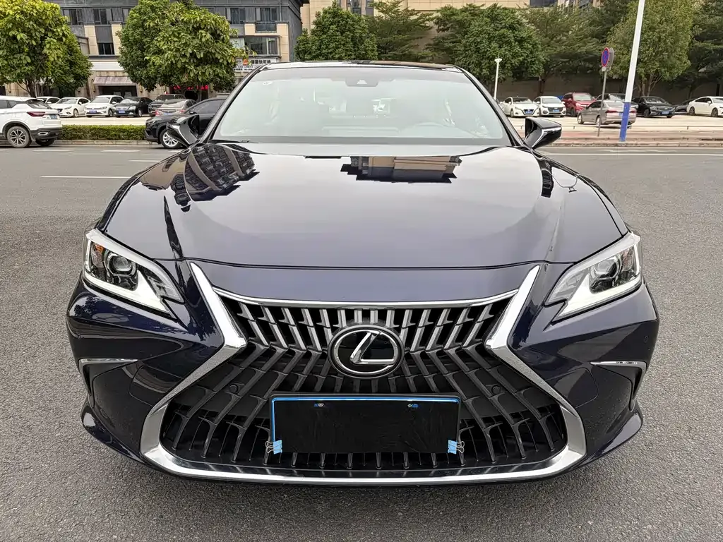 Lexus ES 2023 из CN, фото 2