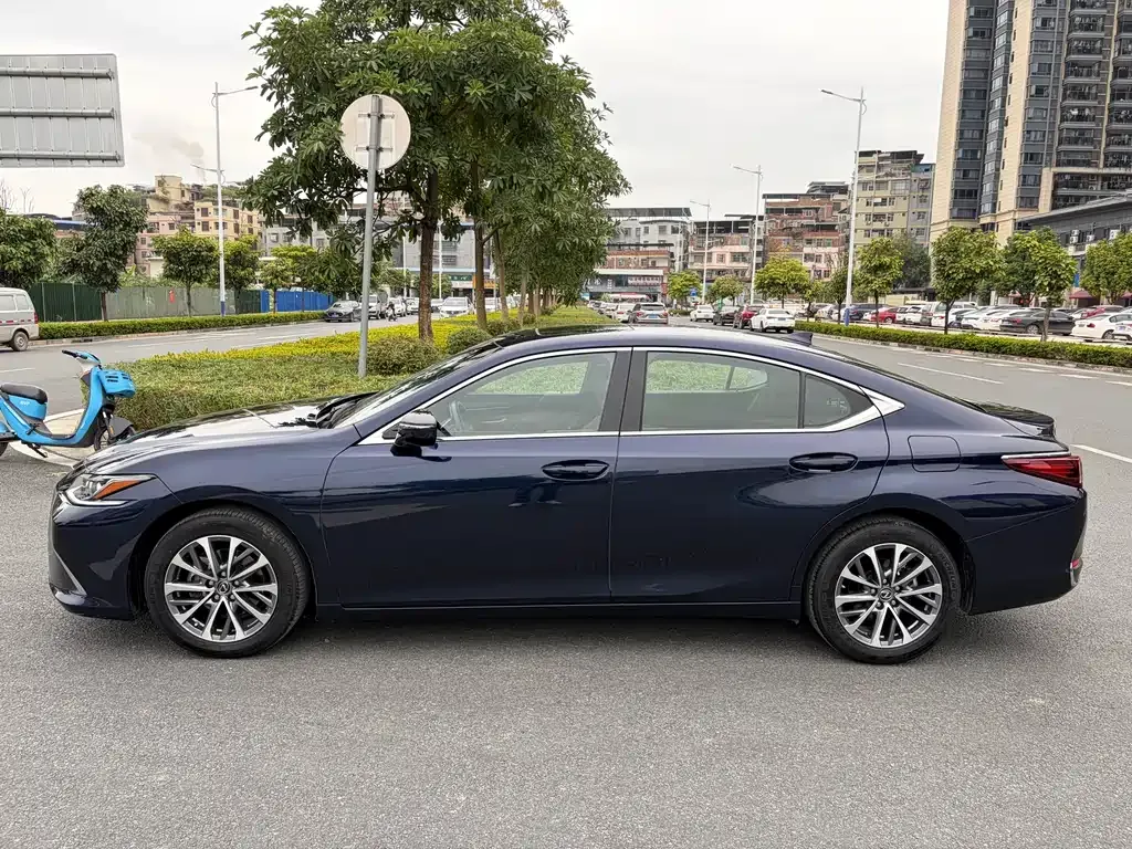 Lexus ES 2023 из CN, фото 4