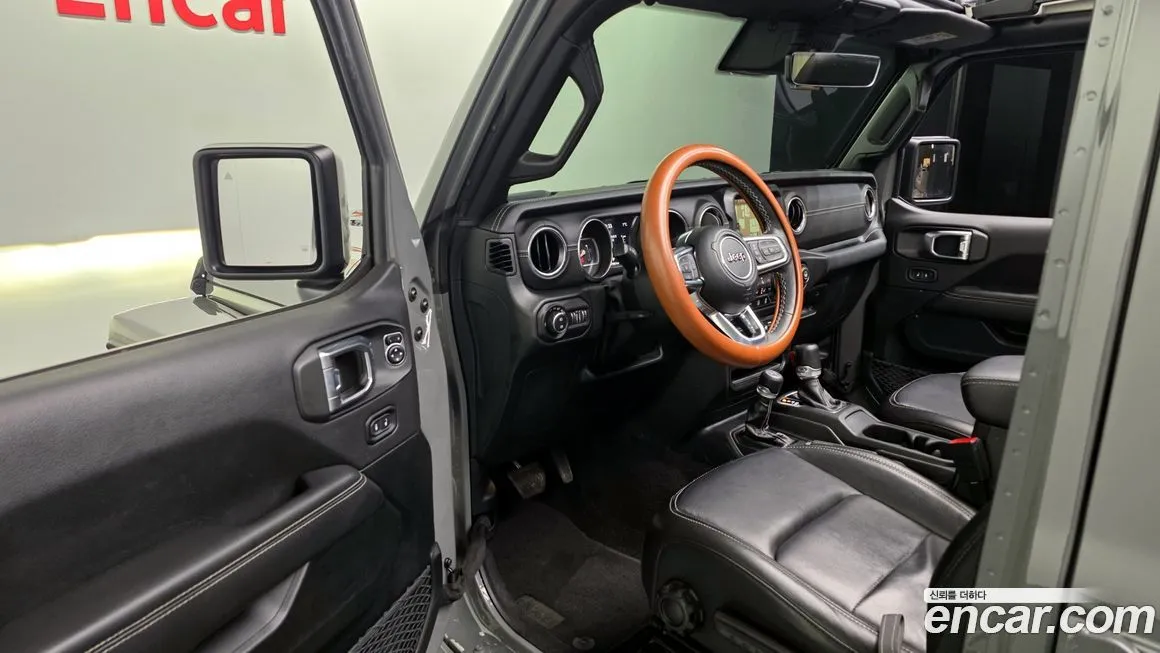 Jeep Wrangler — фото 10