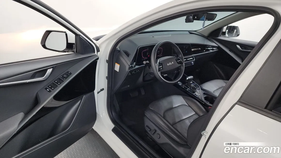 Kia Niro — фото 10