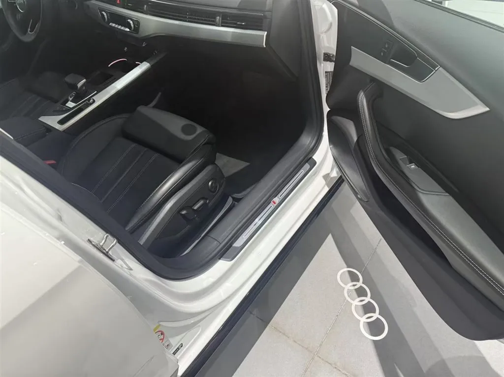 Audi A4L 2023 из CN, фото 10