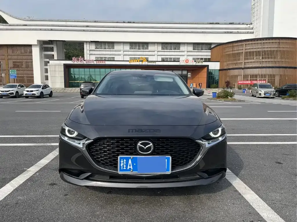 Mazda 3 Axela 2024 из CN, фото 2