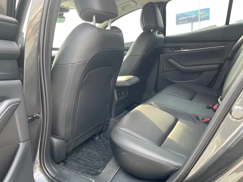 Mazda 3 Axela 2024 из CN, фото 8