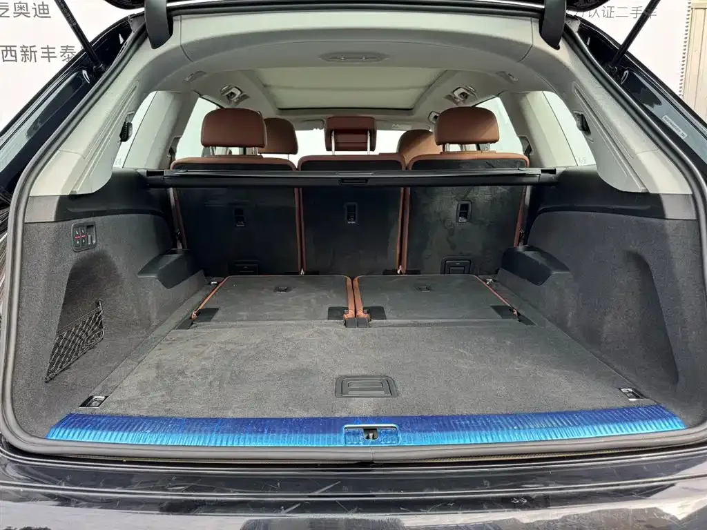 Audi Q7 2021 из CN, фото 5