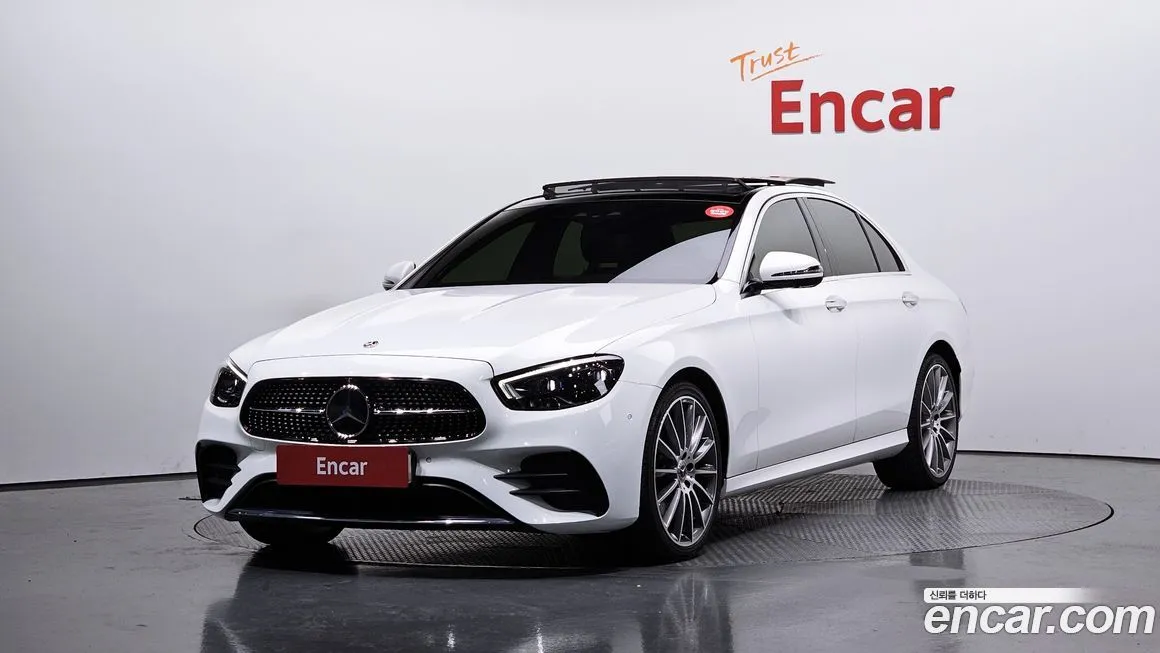 Mercedes-Benz E-Class — фото 1