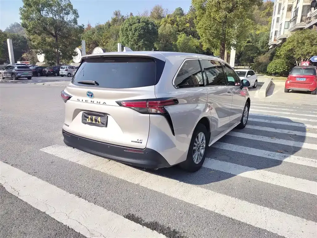 Toyota Sienna 2022 из CN, фото 8