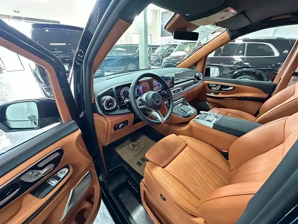 Mercedes-Benz V-Class 2025 из CN, фото 4