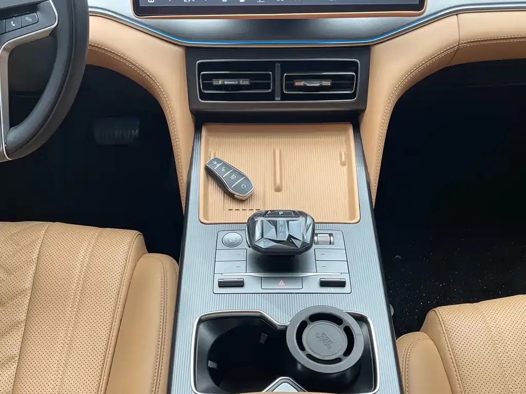 BYD L DM-i 2025 из CN, фото 9