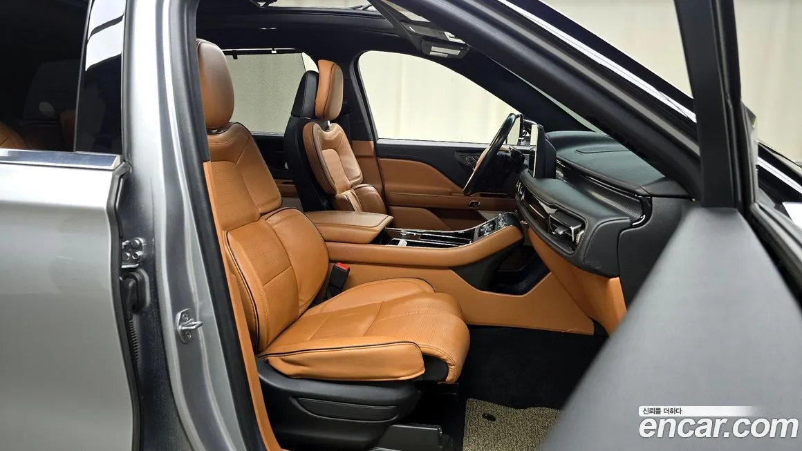 Lincoln Aviator — фото 10