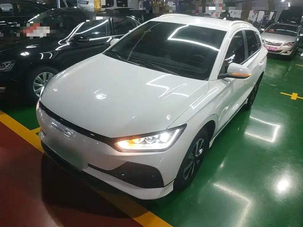 BYD e2
