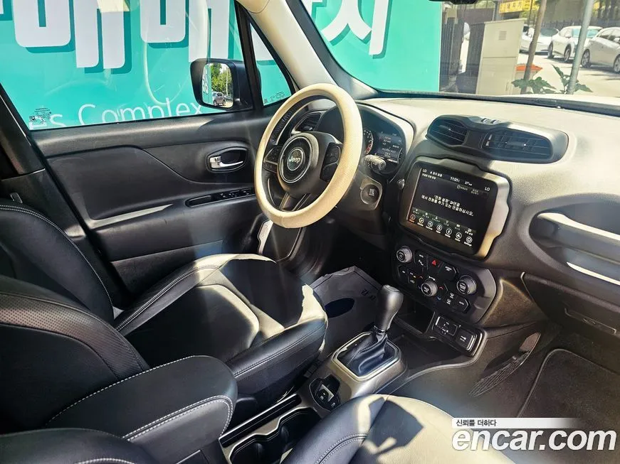 Jeep Renegade — фото 4