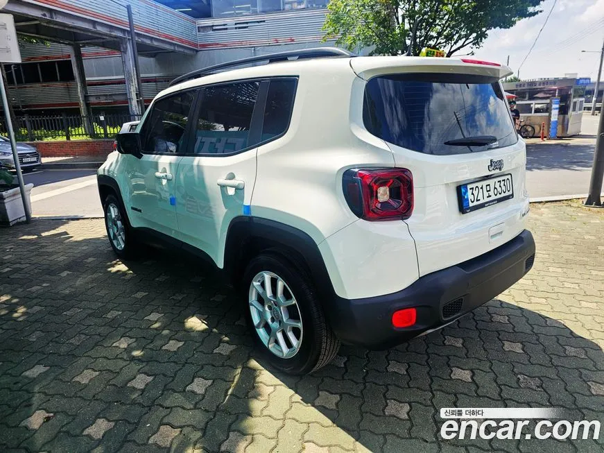 Jeep Renegade — фото 8
