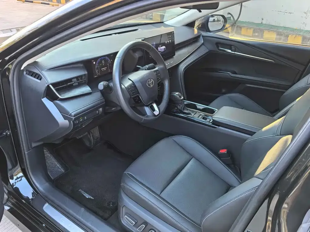Toyota Camry 2024 из CN, фото 10