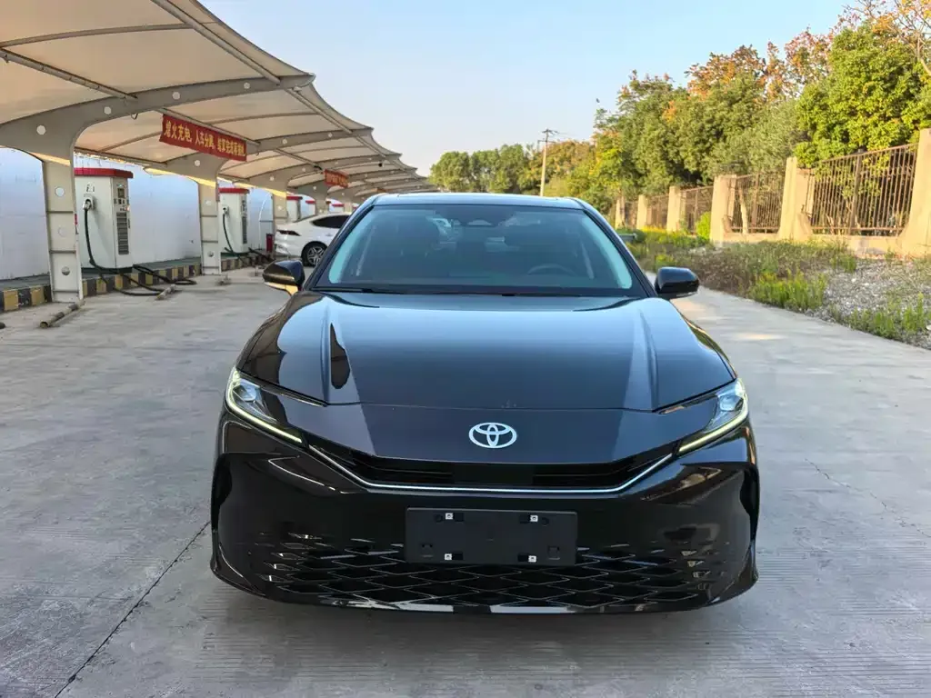 Toyota Camry 2024 из CN, фото 2