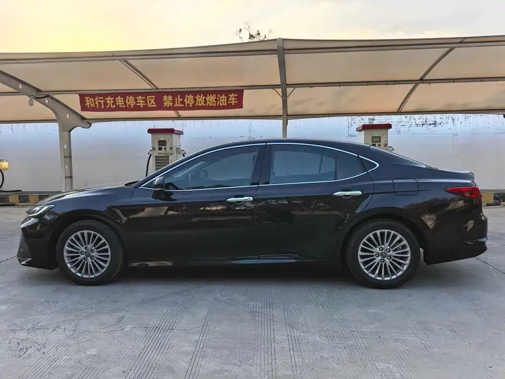 Toyota Camry 2024 из CN, фото 8