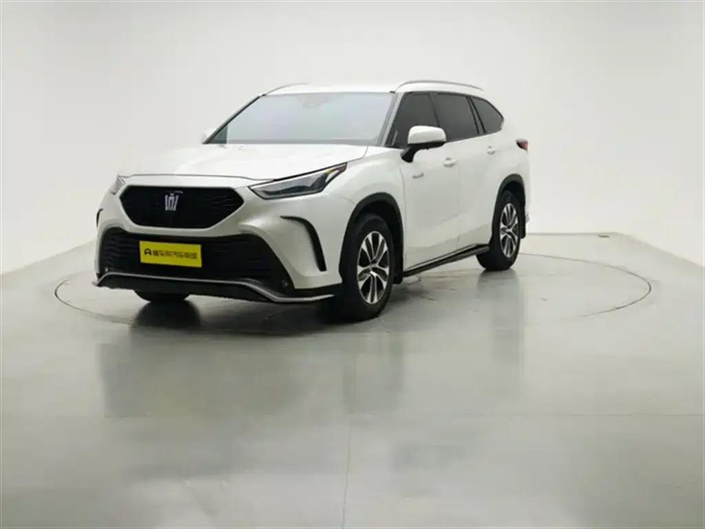 Toyota Crown Kluger 2023 из CN, фото 1