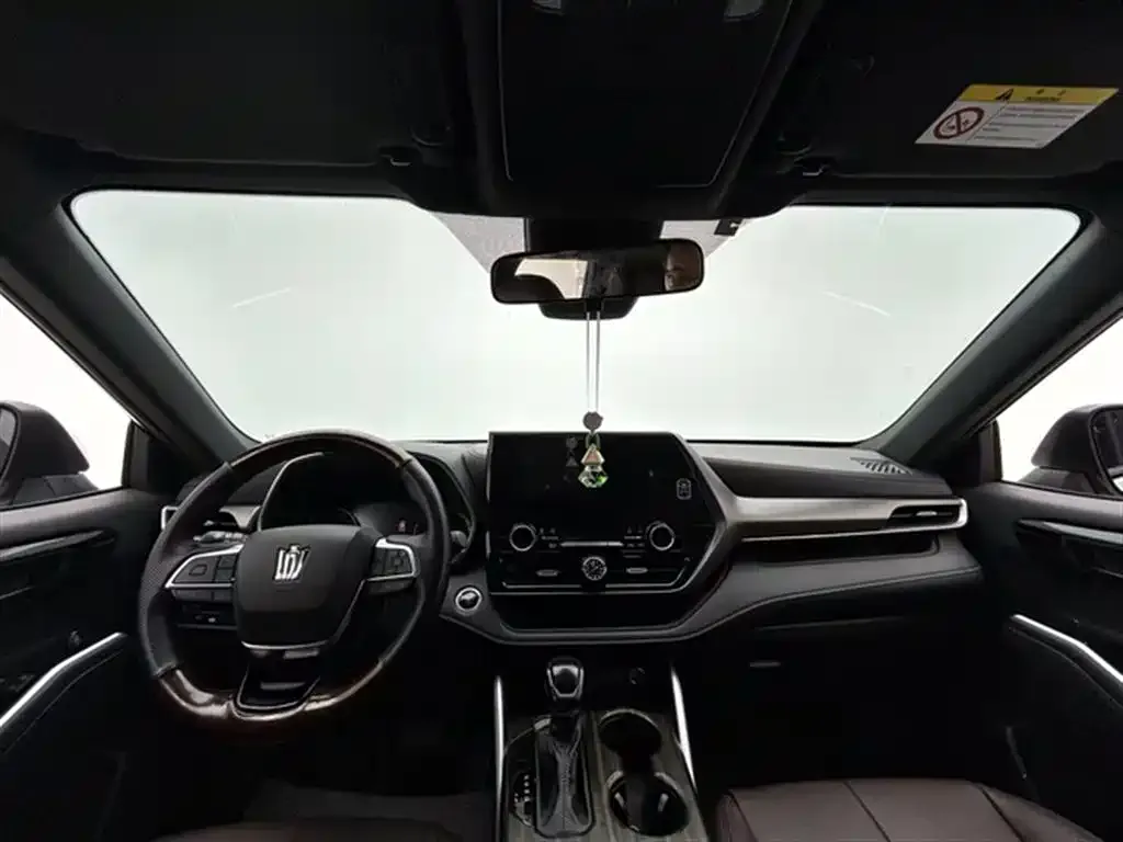 Toyota Crown Kluger 2023 из CN, фото 10