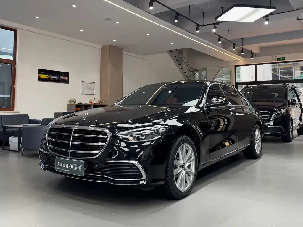 Mercedes-Benz S-Class — фото 1