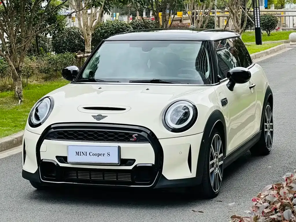 MINI Cooper (3-door) 2022 из CN, фото 1