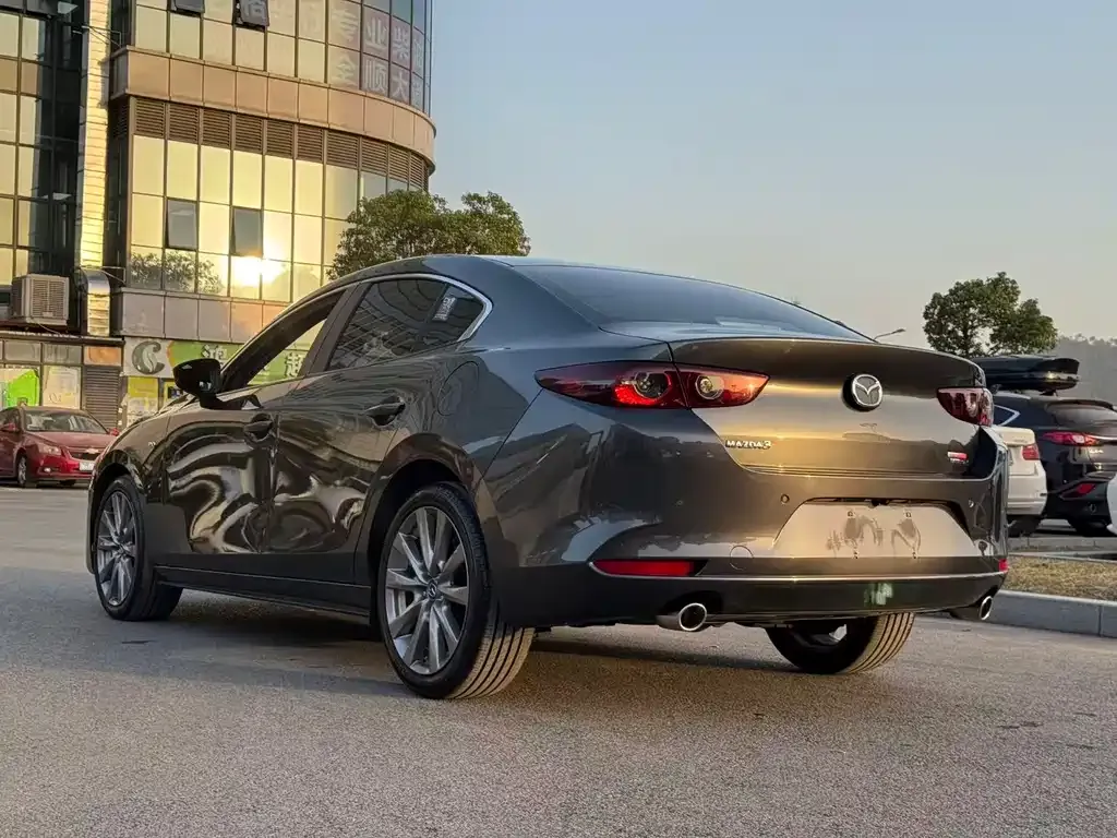 Mazda 3 Axela — фото 4