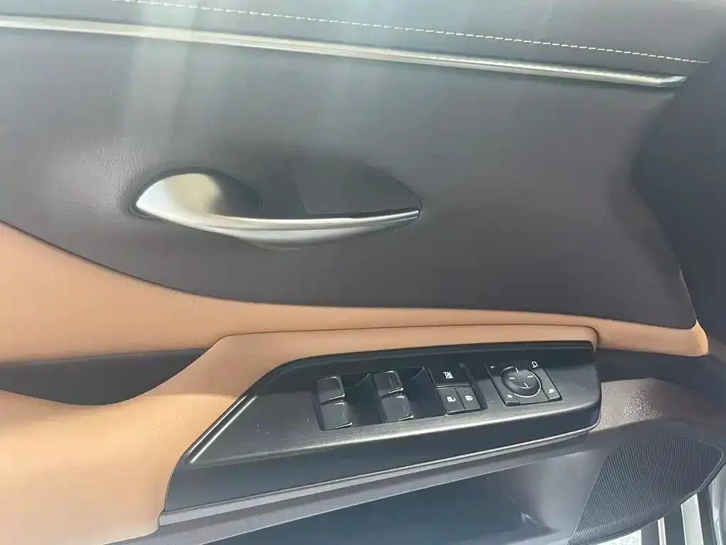 Lexus ES 2021 из CN, фото 10