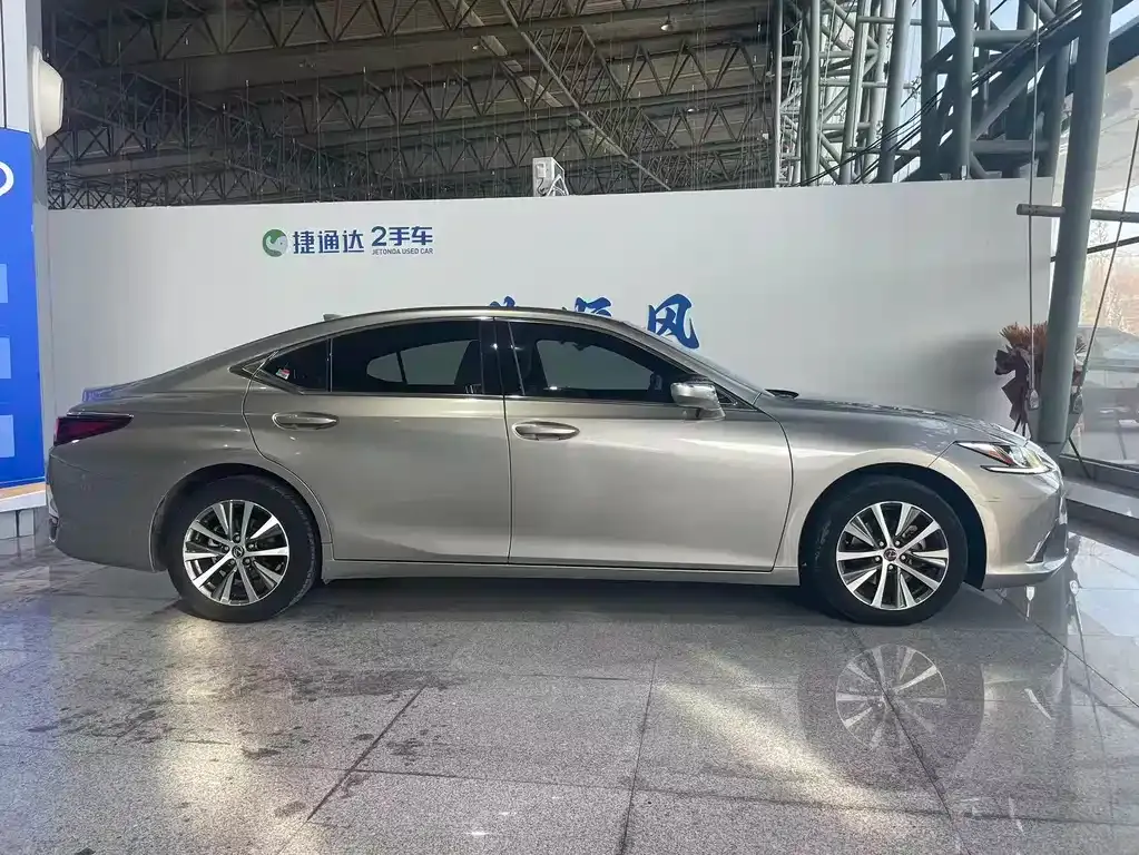Lexus ES 2021 из CN, фото 4