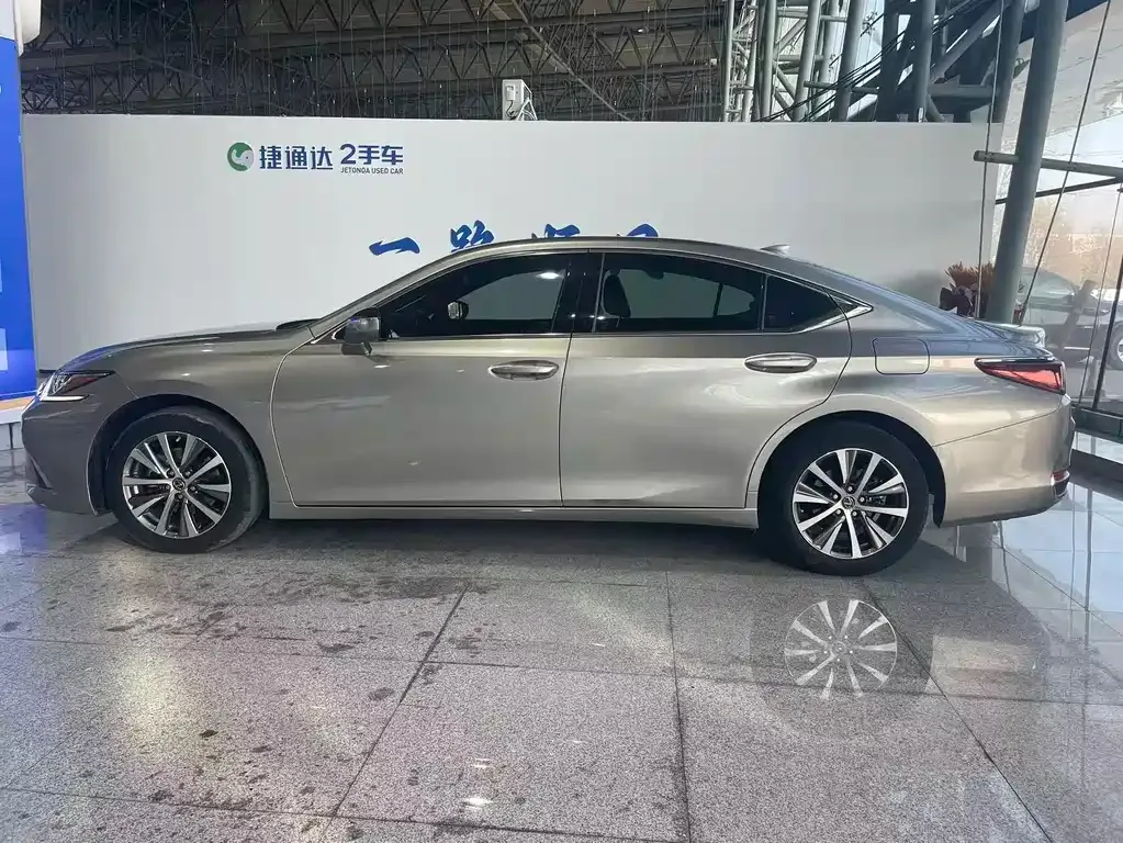 Lexus ES 2021 из CN, фото 8
