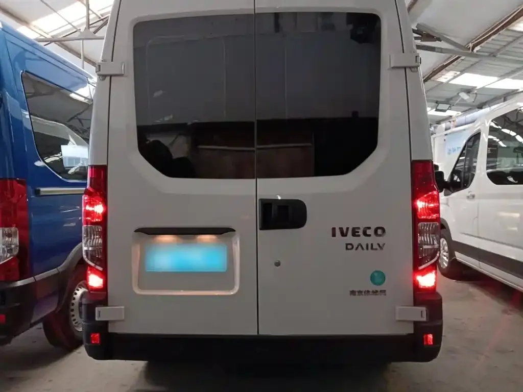 IVECO Ousheng 2023 из CN, фото 6