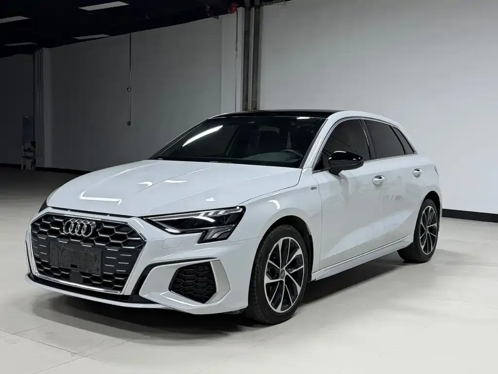 Audi A3 2022 из CN, фото 1