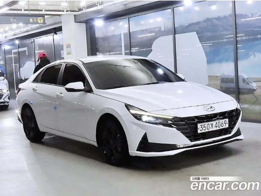 Hyundai AVANTE — фото 1