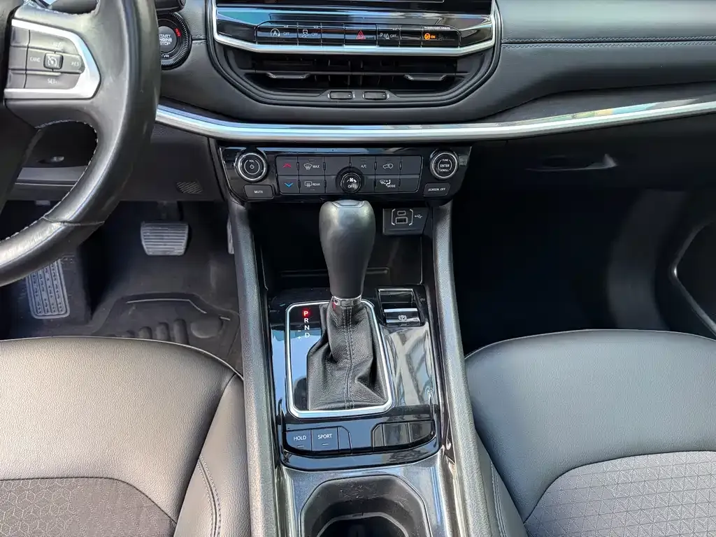 Jeep Compass 2021 из CN, фото 10