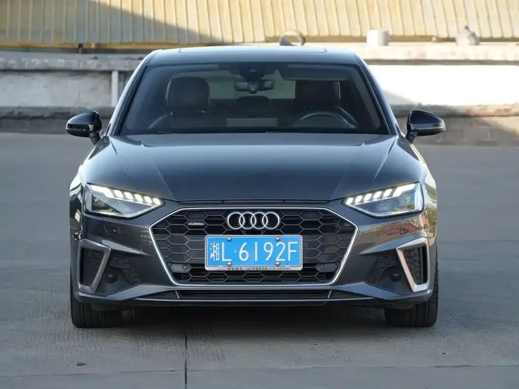 Audi A4L 2022 из CN, фото 2