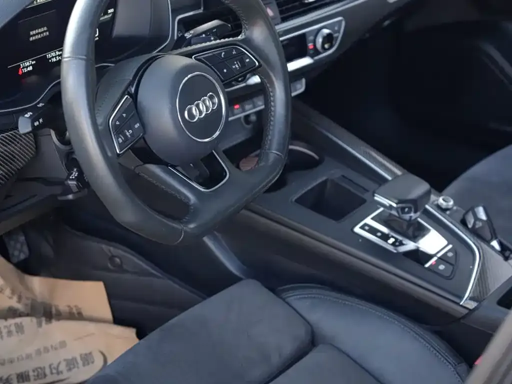 Audi A4L 2022 из CN, фото 3
