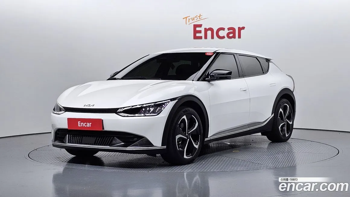 Kia EV6 — фото 1