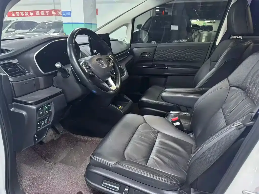 Honda Elysion 2023 из CN, фото 4