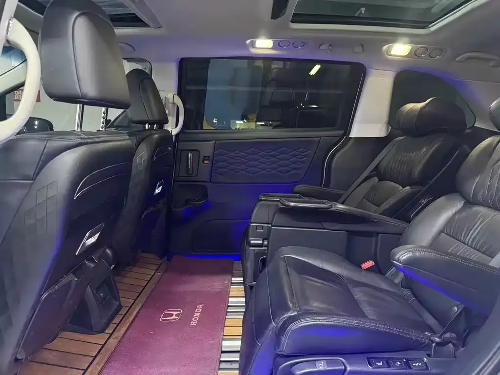 Honda Elysion 2023 из CN, фото 6