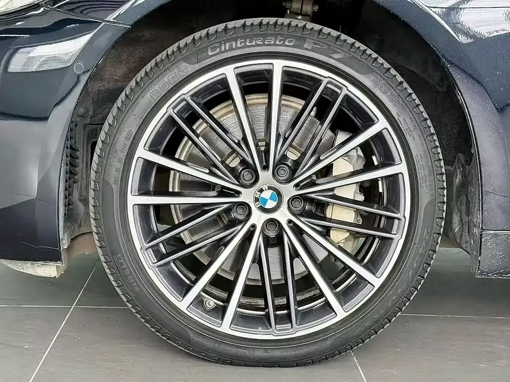 BMW 5 Series 2022 из CN, фото 5
